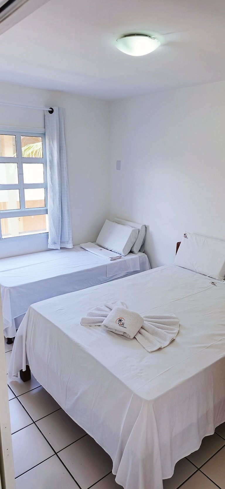 Yacht Village Praia JR
