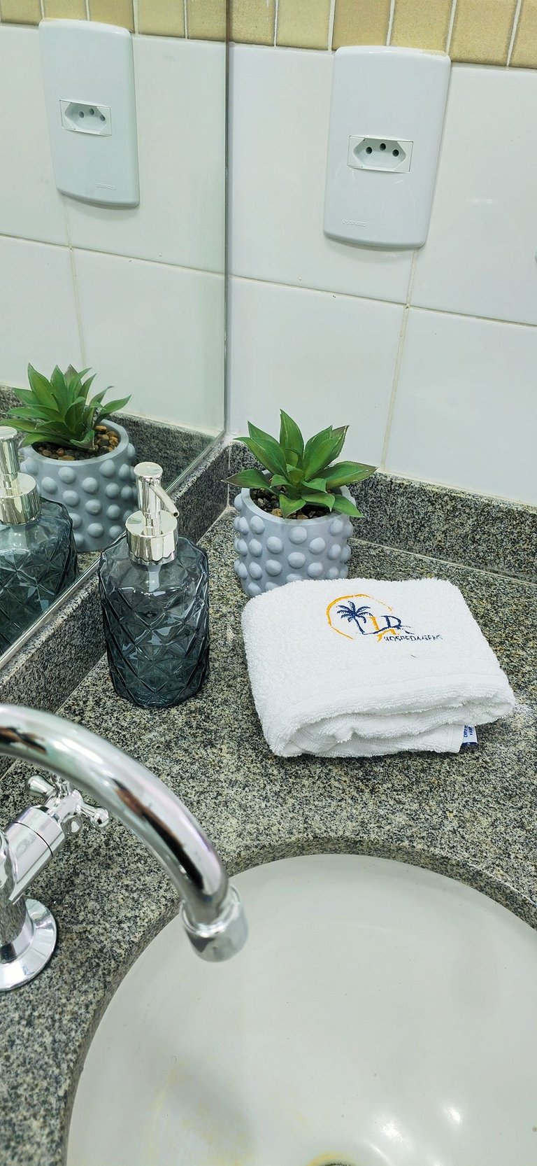 Yacht Village Praia JR